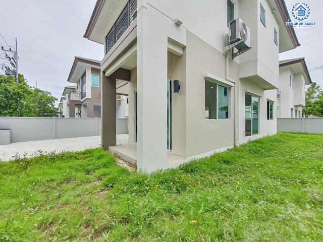 *****บ้านเดี่ยวมือสอง ม.เซนโทร พหลโยธิน-วิภาวดี เนื้อที่กว้าง 51 ตร.ว. ฟังก์ชัน 3 ห้องนอน 3 ห้องน้ำ ที่จอดรถ 2 คัน บ้านหลังใหญ่ สภาพใหม่เอี่ยม พร้อมลากกระเป๋าเข้าอยู่! บนทำเลเดินทางสะดวกเชื่อมต่อถนนพหลโยธิน, ถนนลำลูกกา, ถนนสายไหม, ถนนรังสิต-นครนายก และทางด่วน "โทลล์เวย์" จองเลยวันนี้!